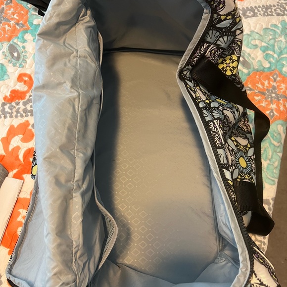 Vera Bradley duffel - Picture 5 of 7